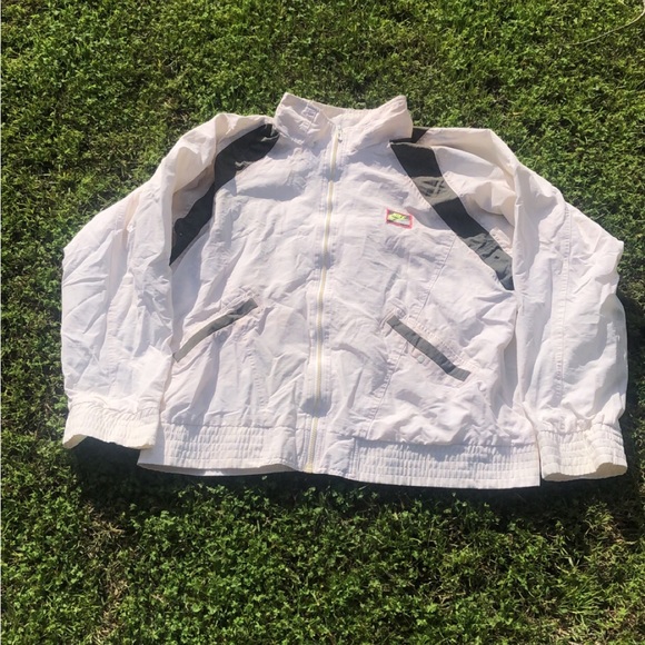 Vintage 90’s boxy fit Nike challenge court windbreaker - Picture 2 of 9